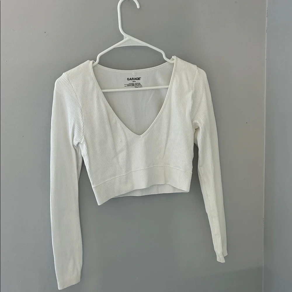 Garage White Ribbed V-Neck Long Sleeve Cropped Top - Picture 1 of 1